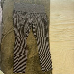 Athleta Ultimate Stash Leggings 7/8